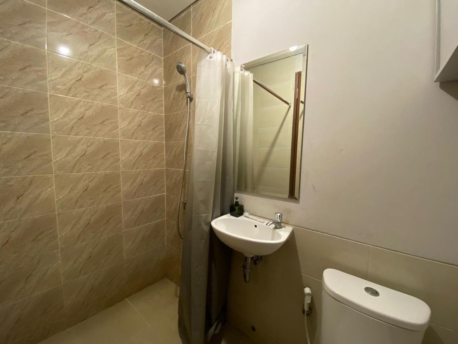 Shero Transpark Bekasi Hotel Exterior foto